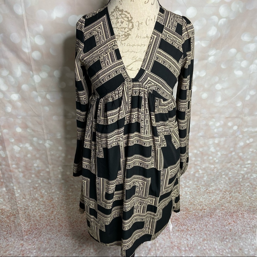 𝅺SAGE Deep V-Neck Long Sleeve Dress